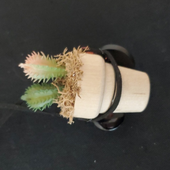 😀 HAND CRAFTED faux succulent necklace with beads buttons wood base - Picture 8 of 8